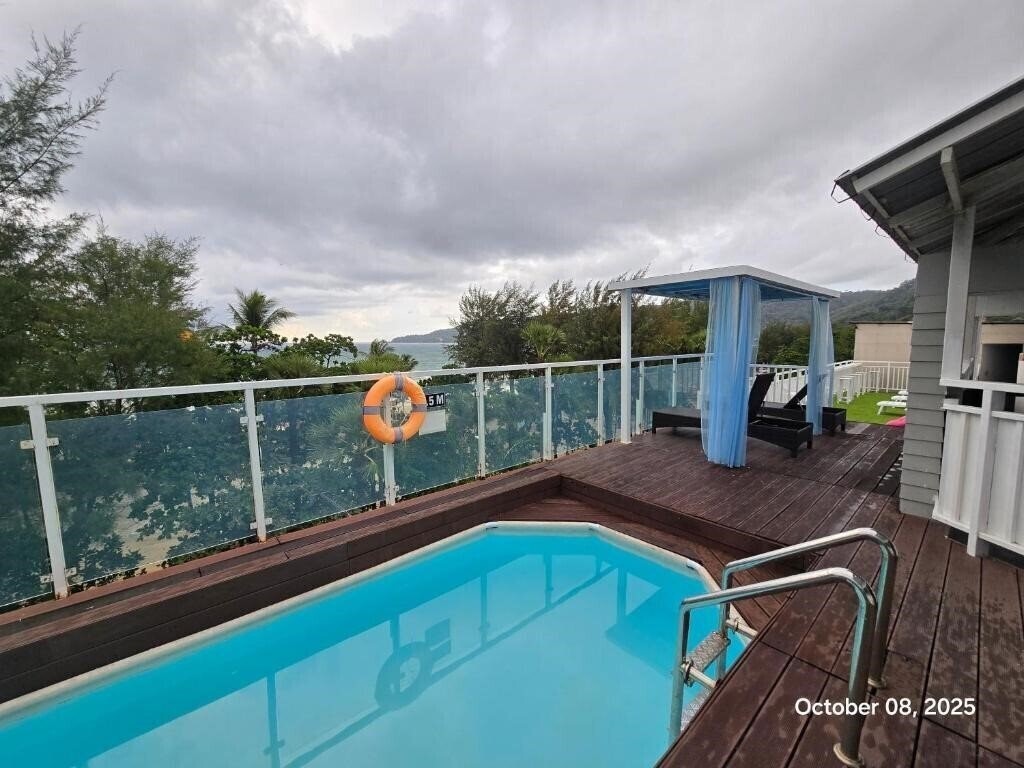 Отель Modern Living Hotel 3*
