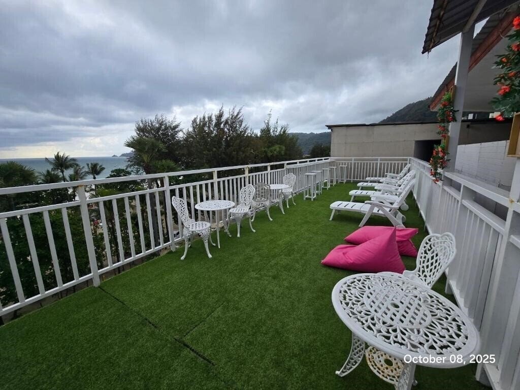 Территория Modern Living Hotel 3*