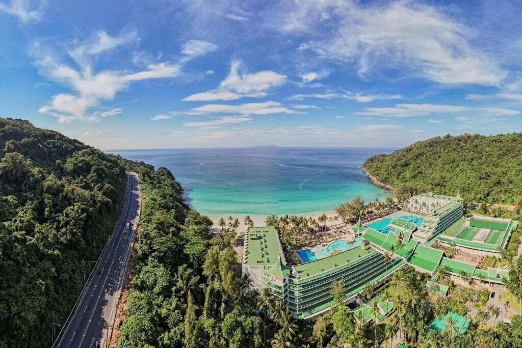 Вид Le Meridien Phuket Beach Resort 5*