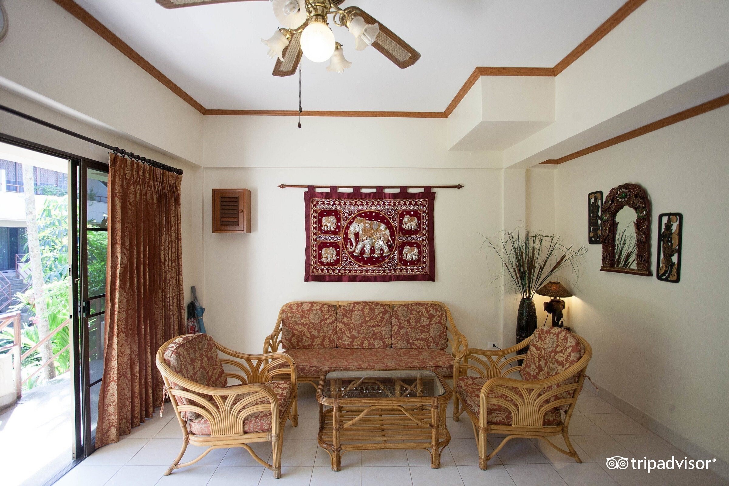 Территория Swiss Palm Beach 3*