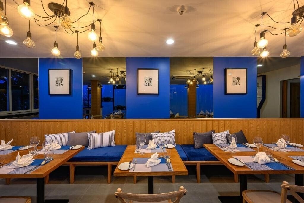 Вид Beachfront Phuket 4*