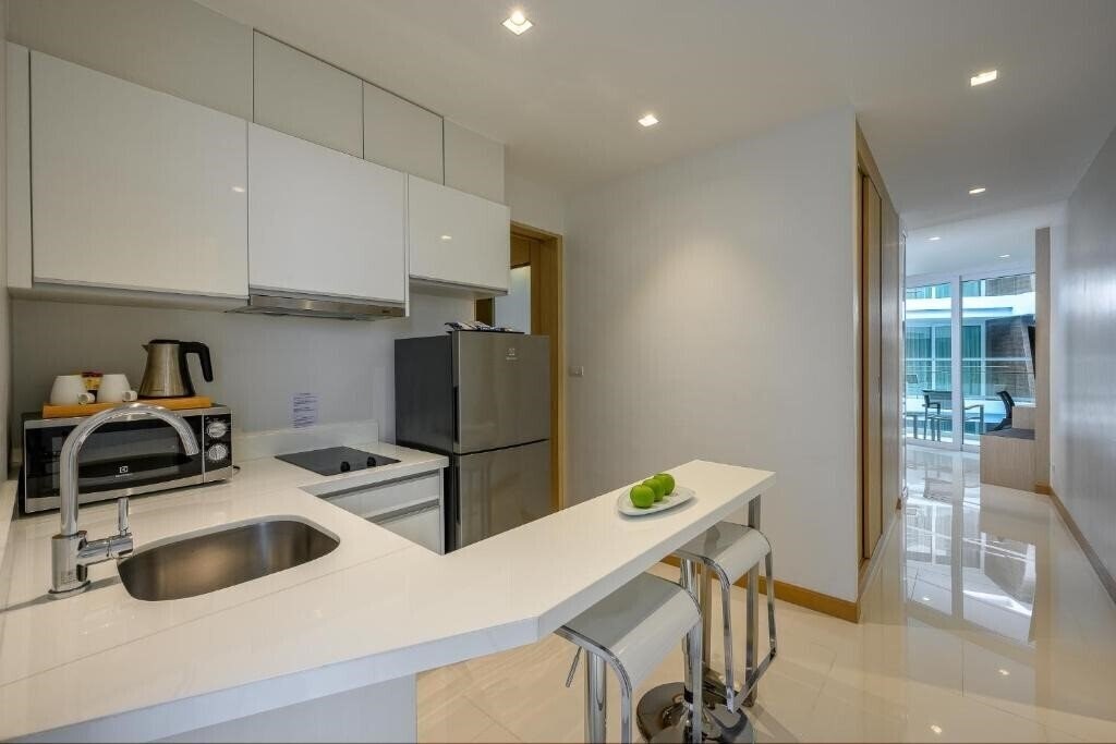 Апартаменти Beachfront Phuket 4*