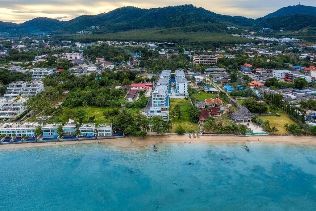 Фото Beachfront Phuket 4*