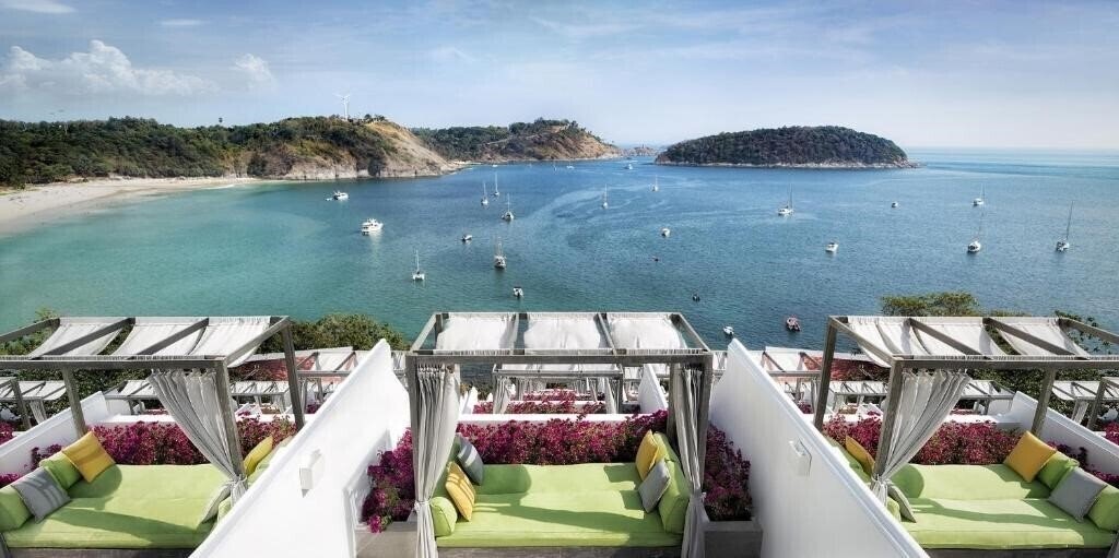 Готель At Nai Harn Boutique 3*