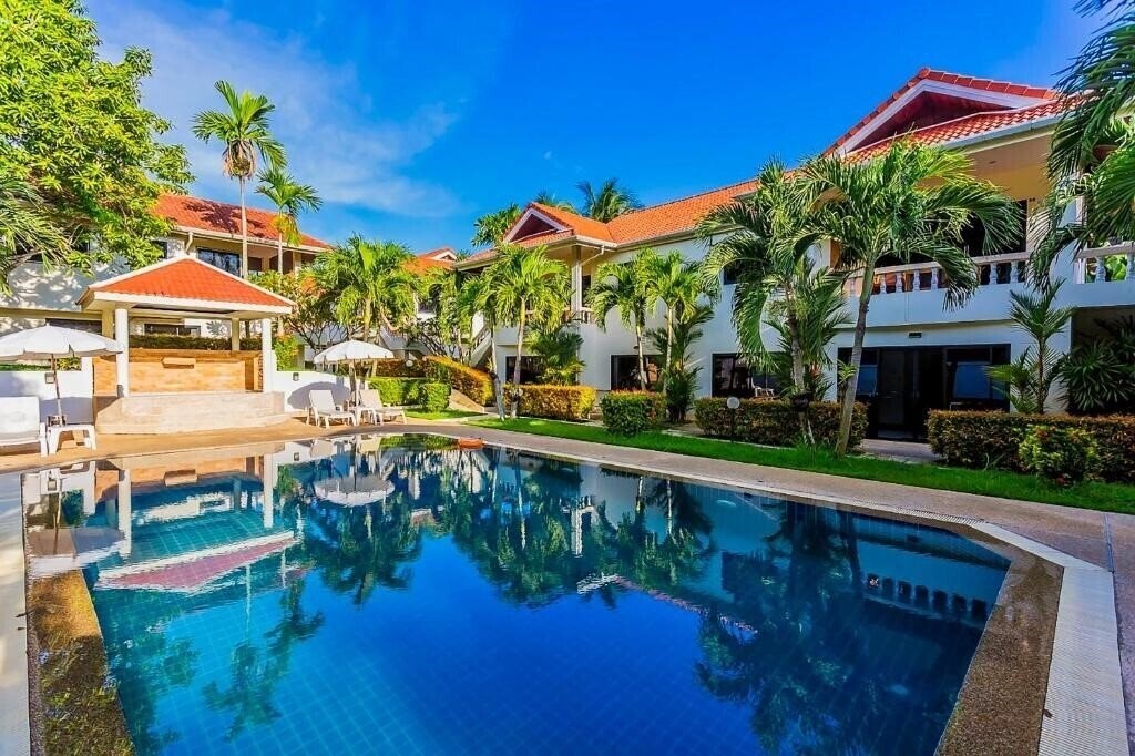 Отель Phuket Riviera Villas 3*