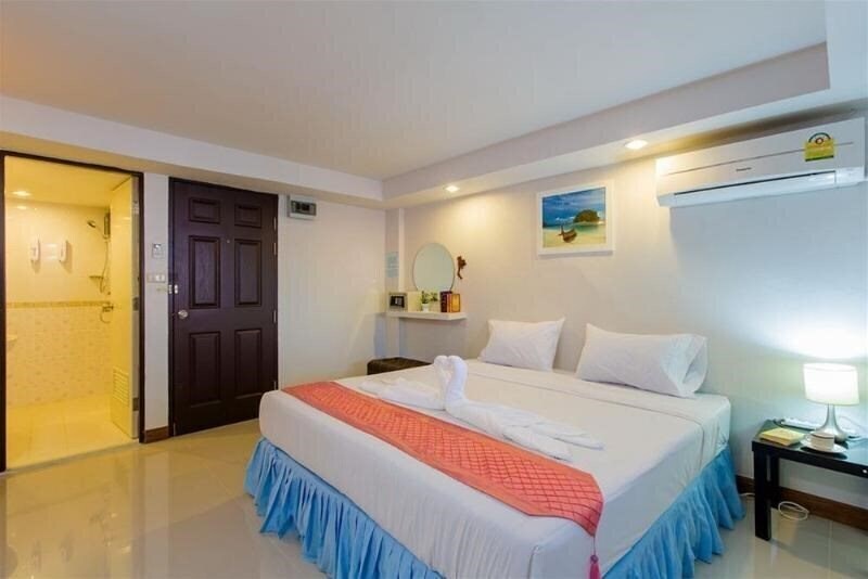 Апартаменты Eing Lay Beach Guest House 2*