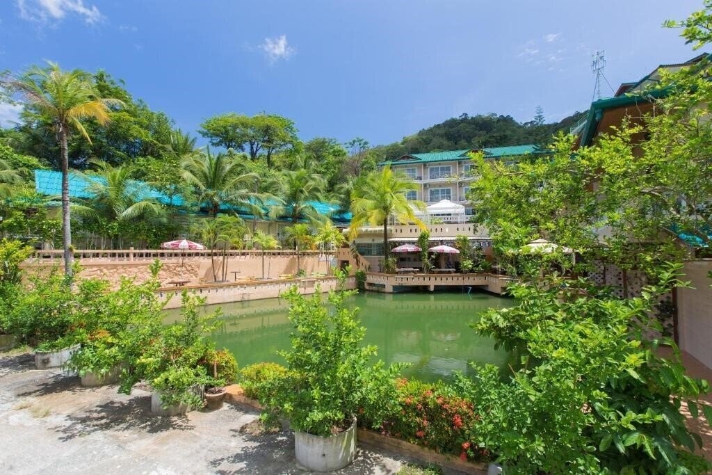 Территория Patong Rai Rum Yen 2*