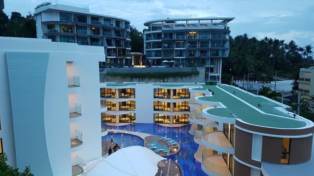 Вид Lets Phuket Twin Sands Resort & Spa 4*