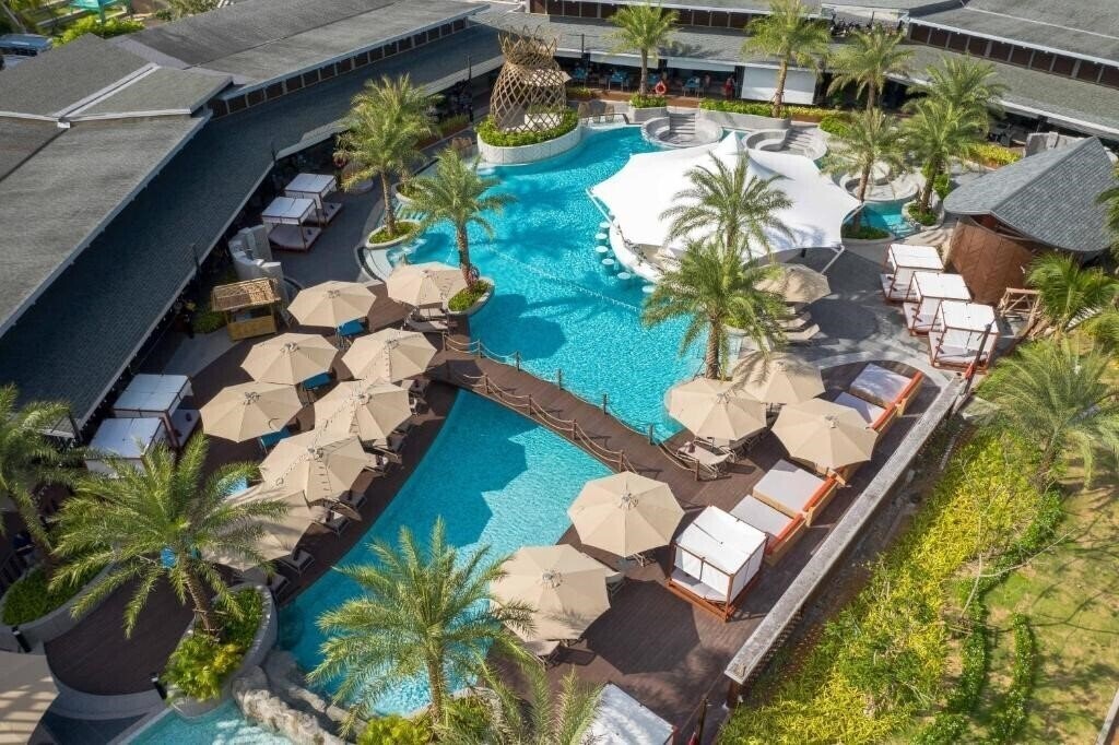 Вид Patong Bay Hill Reosrt & Spa 4*