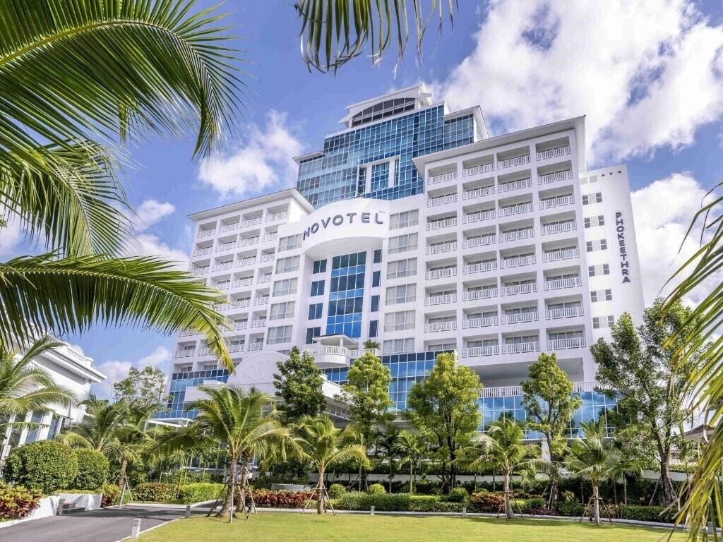 Отель Novotel Phuket City Phokeethra 4*