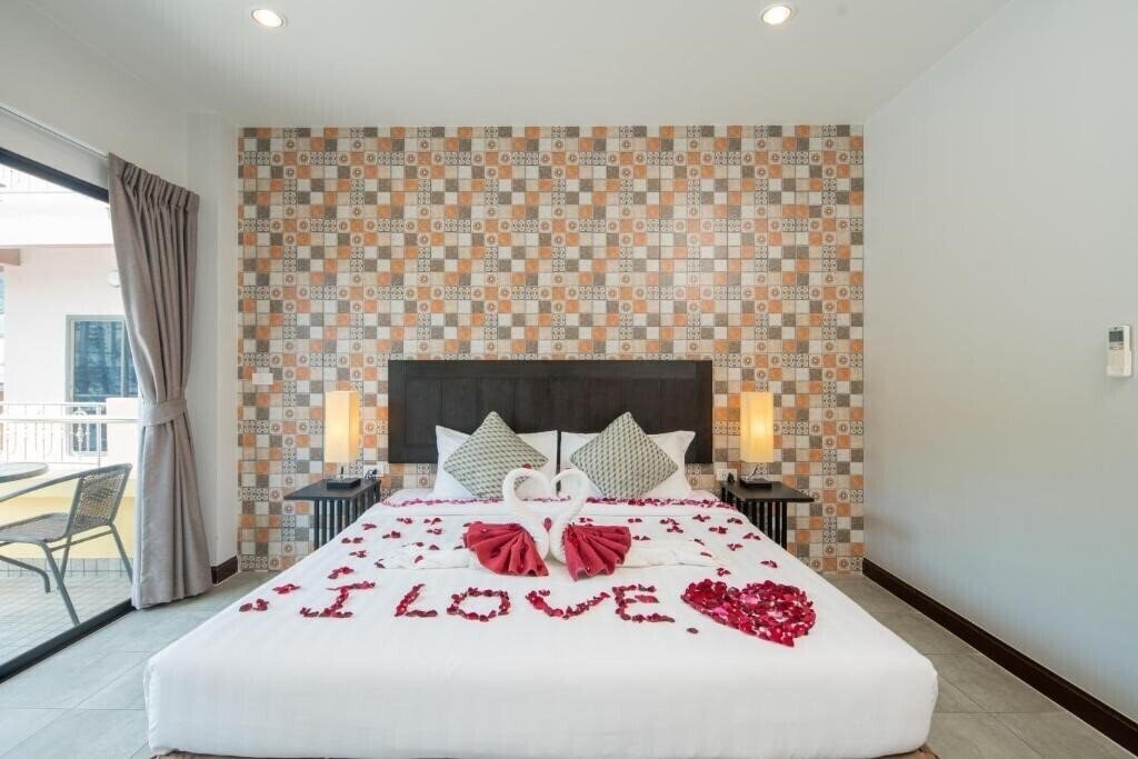 Панорама Amarin Residence Patong 3*