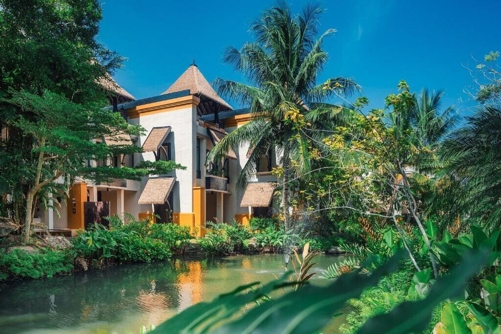 Територія Movenpick Resort & Spa Karon Beach Phuket 5*