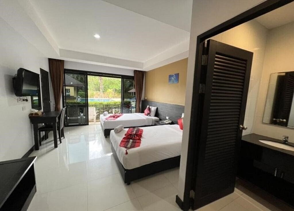 Панорама Nai Yang Beach Hotel 3*