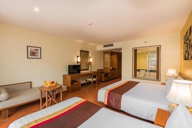 Отель Phi Phi Erawan Palms Resort 3*