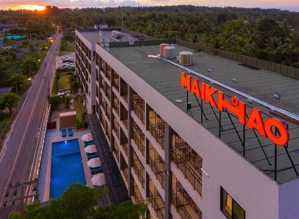 Вид Maikhao Hotel & Residence 4*