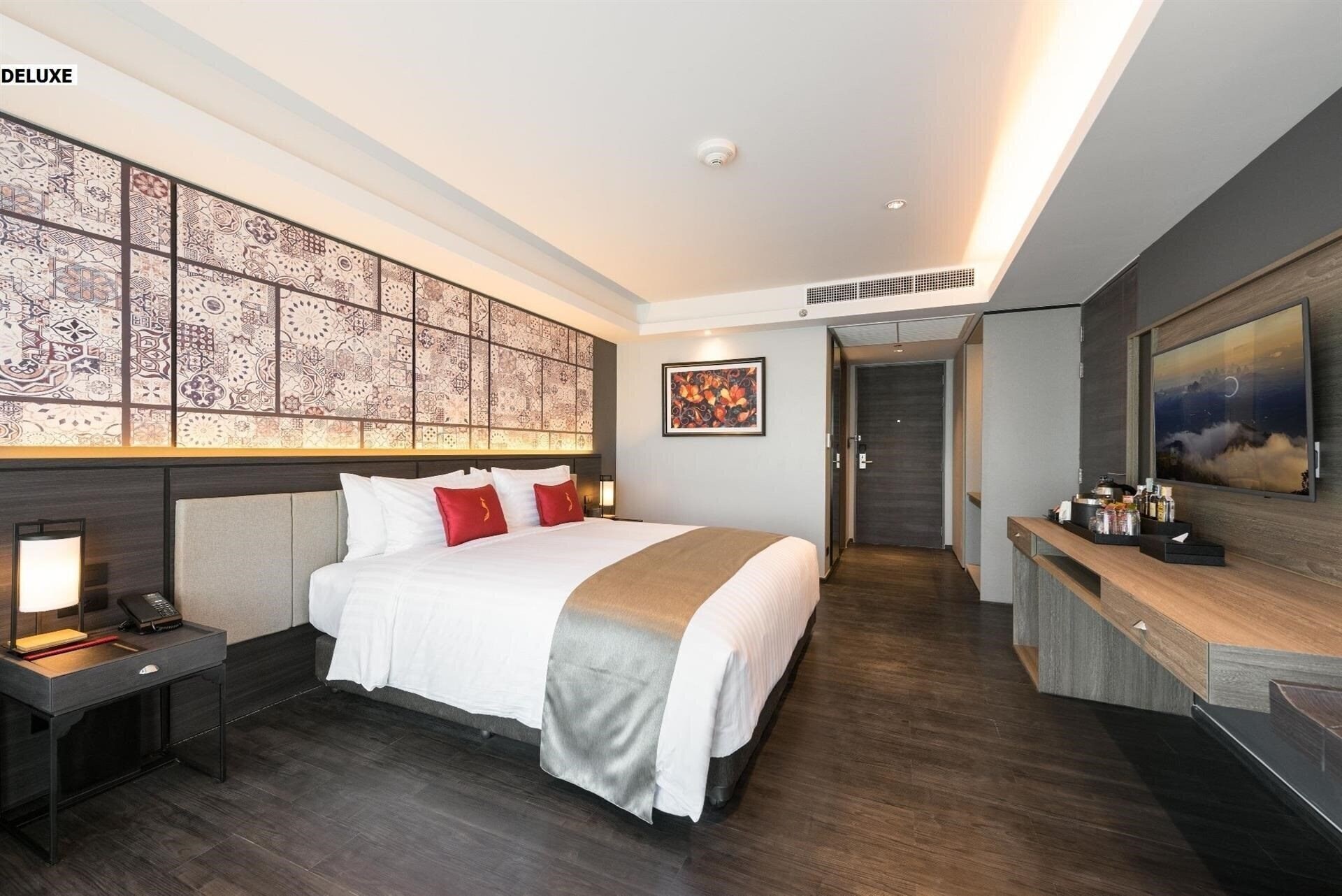 Апартаменты Ramada Plaza By Wyndham Chao Fah 5*