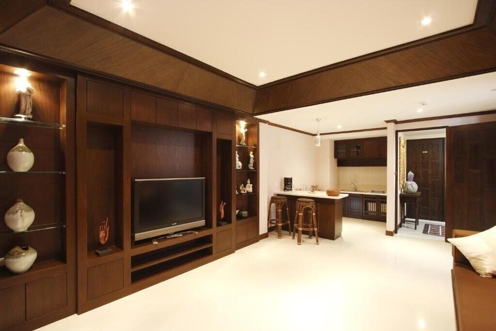 Изображение Rayaburi Hotel Patong 3*