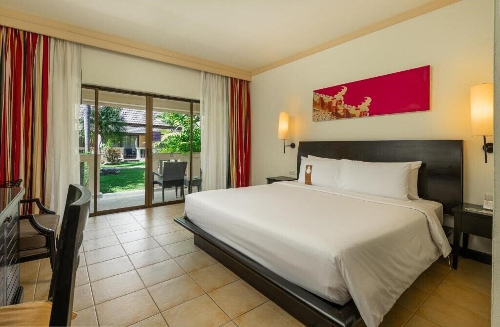 Панорама Centara Kata Resort Phuket 4*