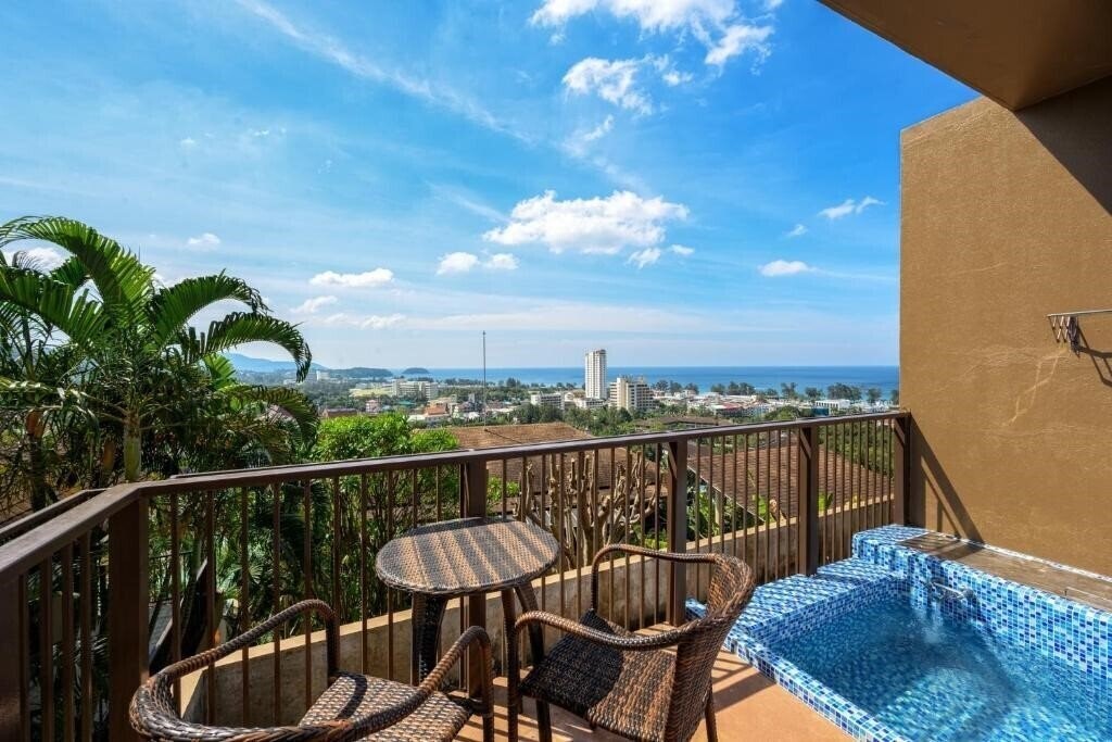 Панорама Karon Phunaka Resort & Spa 4*