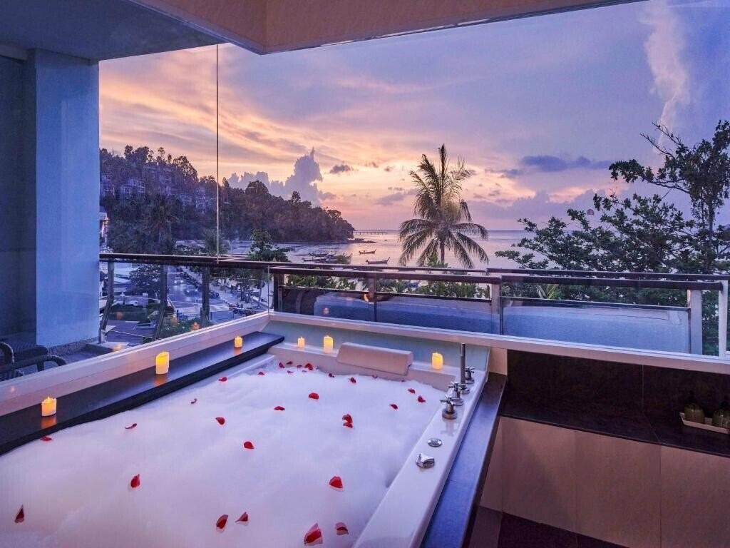 Вид The Bliss South Beach Patong 4*