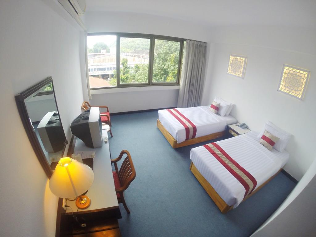 Апартаменти Phuket Town Inn 2*