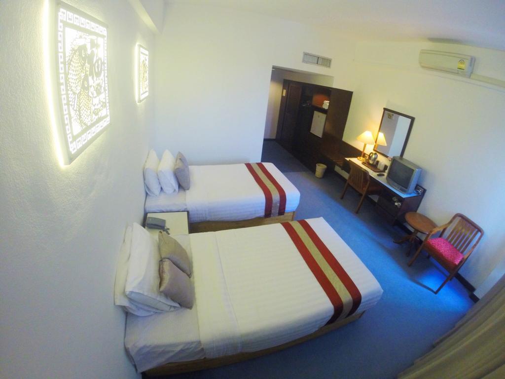 Панорама Phuket Town Inn 2*