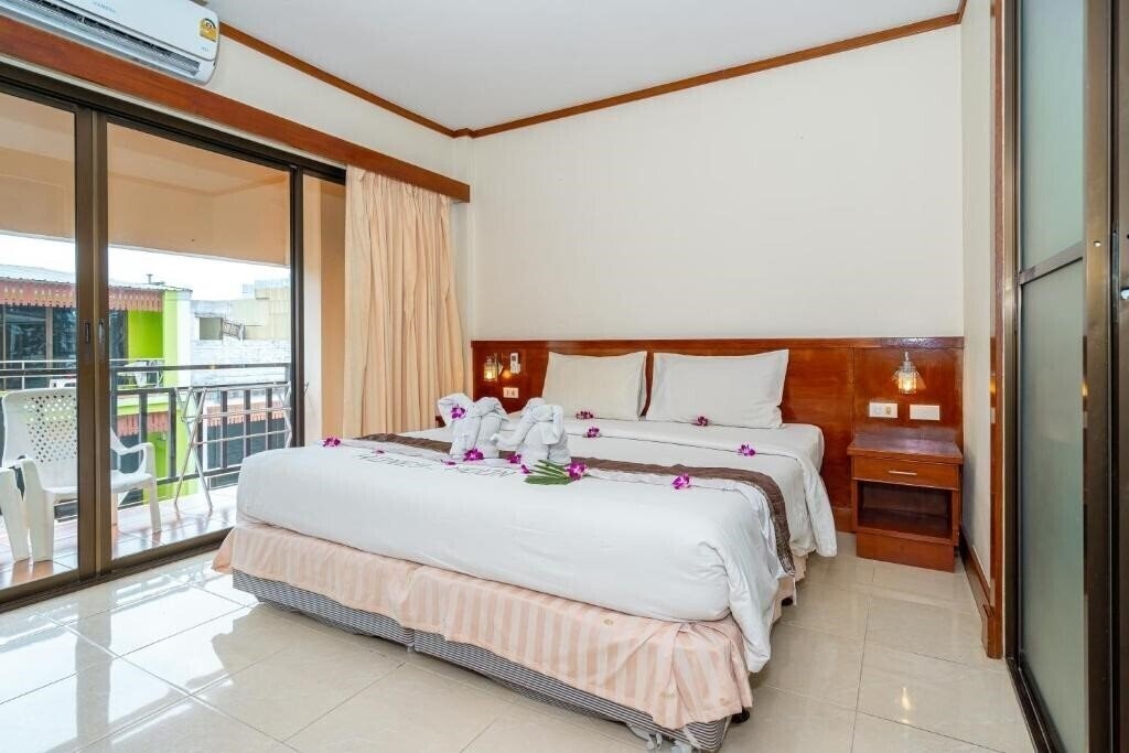 Территория Balcony By Outdoor Inn Kata 3*