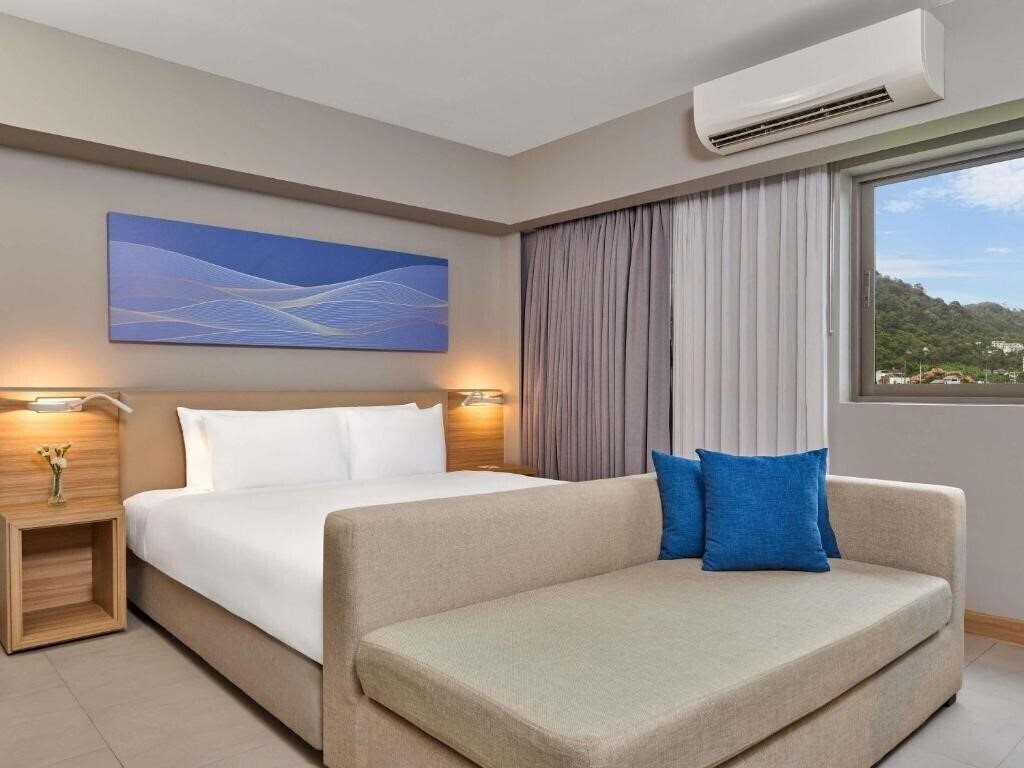 Панорама Mercure Phuket Patong Journeyhub 4*