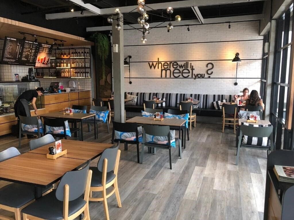 Отель Glur Phuket Patong Beach 3*