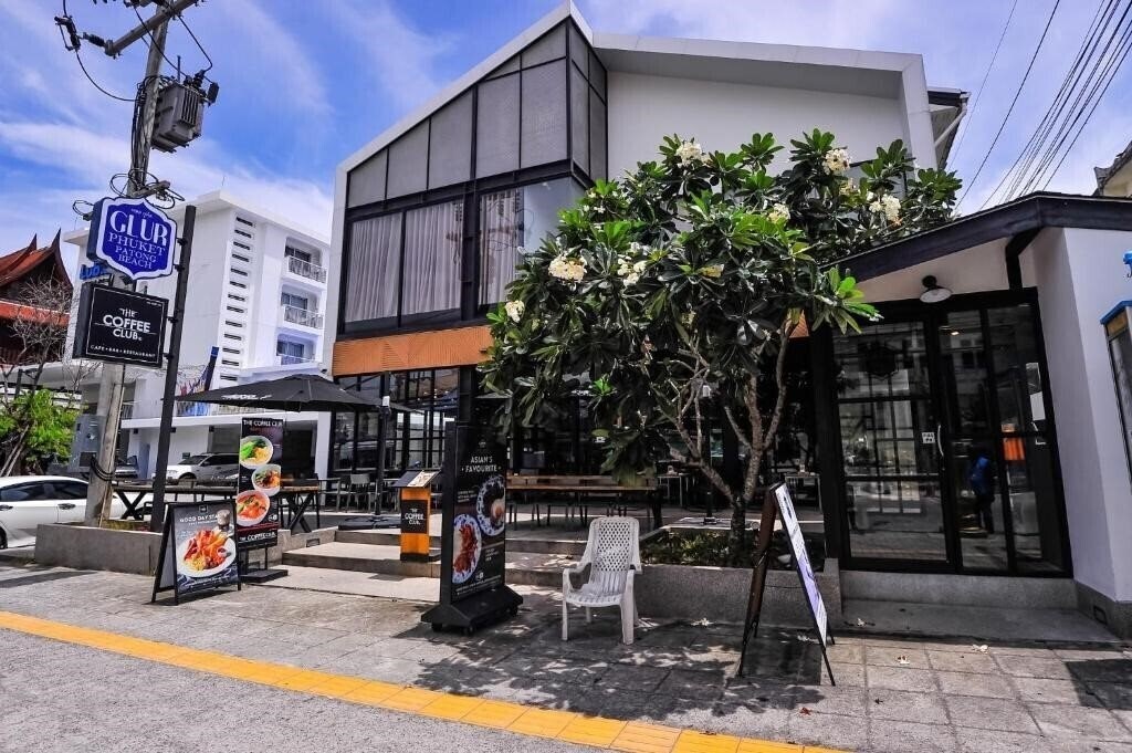 Изображение Glur Phuket Patong Beach 3*