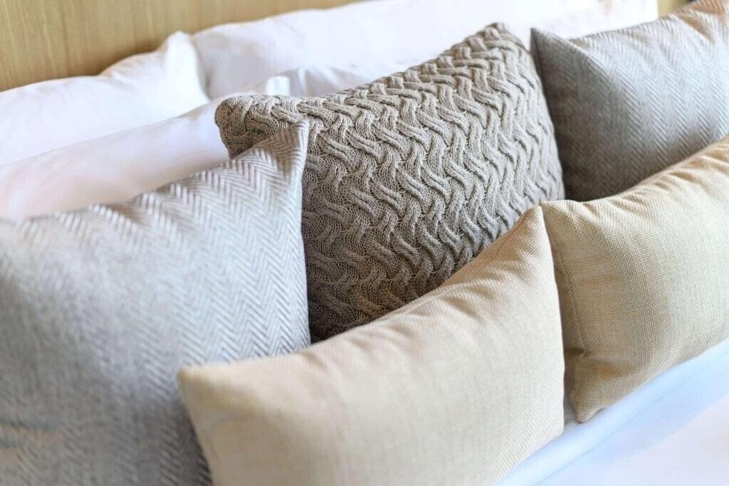 Панорама Wyndham Nai Harn Beach 5*