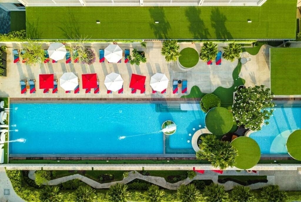 Вид Ramada by Wyndham Phuket Deevana Patong 4*