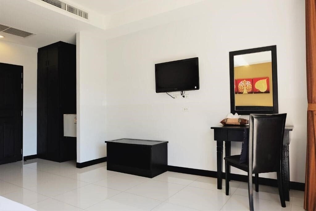 Апартаменты Naiyang Beach Hotel SHA Plus (ex. Capital O 486 Naiyang Beach Hotel) 3*