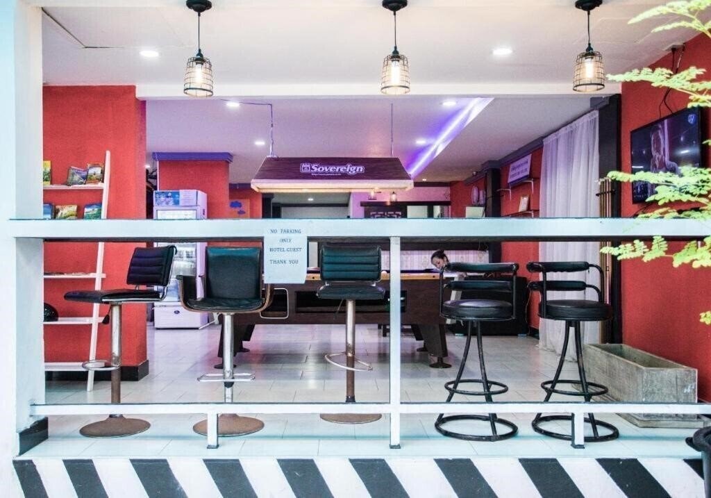 Апартаменти Long Beach Hotel Patong (ex. Long Beach Hotel Patong) 3*