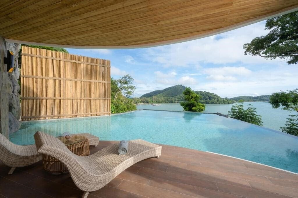 Панорама Sinae Phuket Luxury HotelSai Lounge and Wine 5*