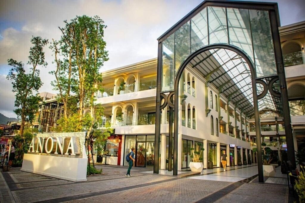 Панорама Anona Beachfront Phuket Resort 4*