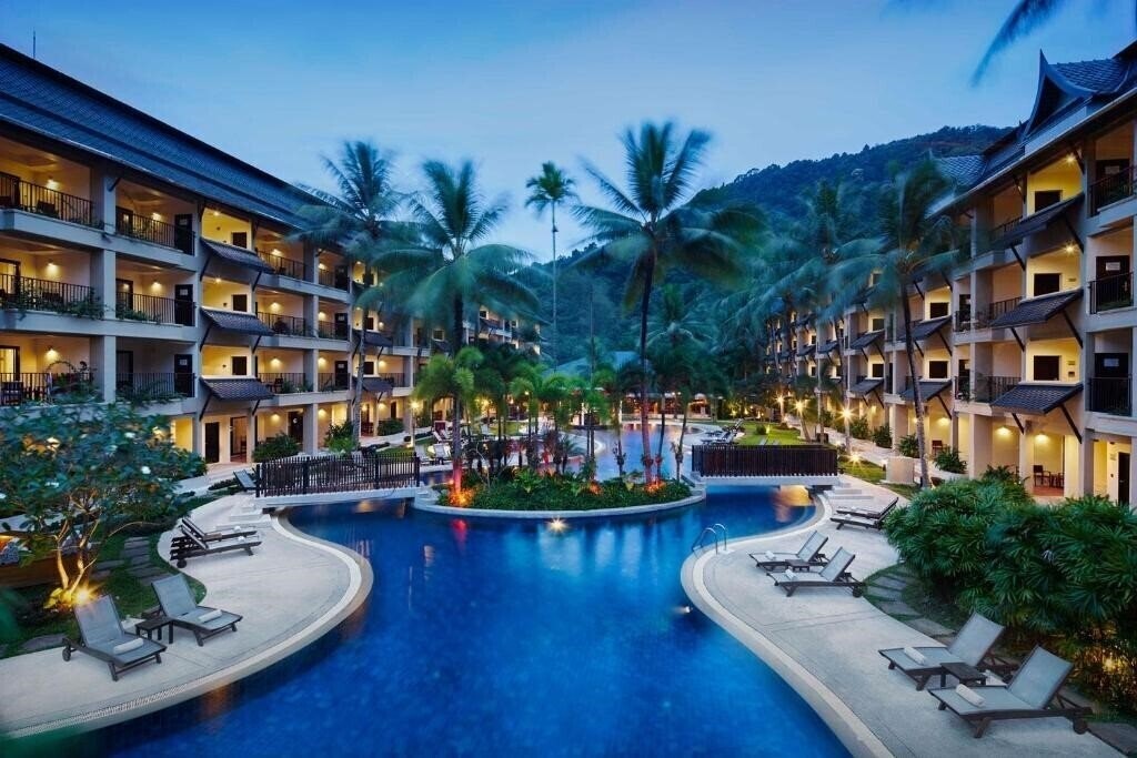 Отель Radisson Resort & Suites Phuket 4*