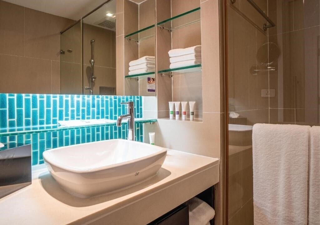 Фотография Radisson Resort & Suites Phuket 4*