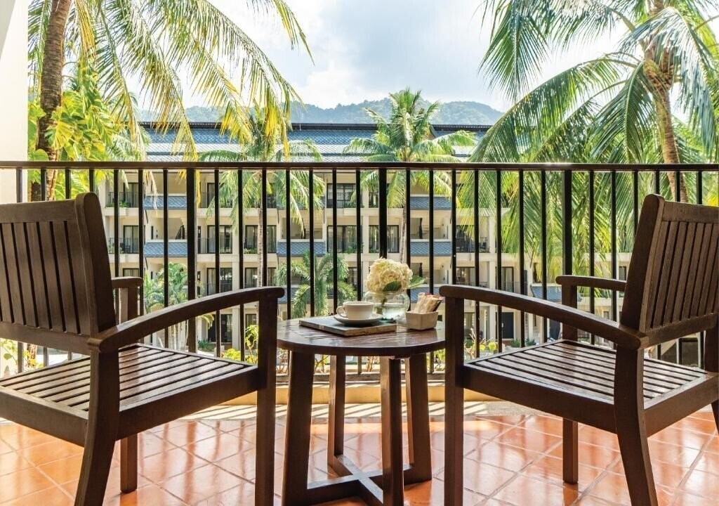 Картинка Radisson Resort & Suites Phuket 4*
