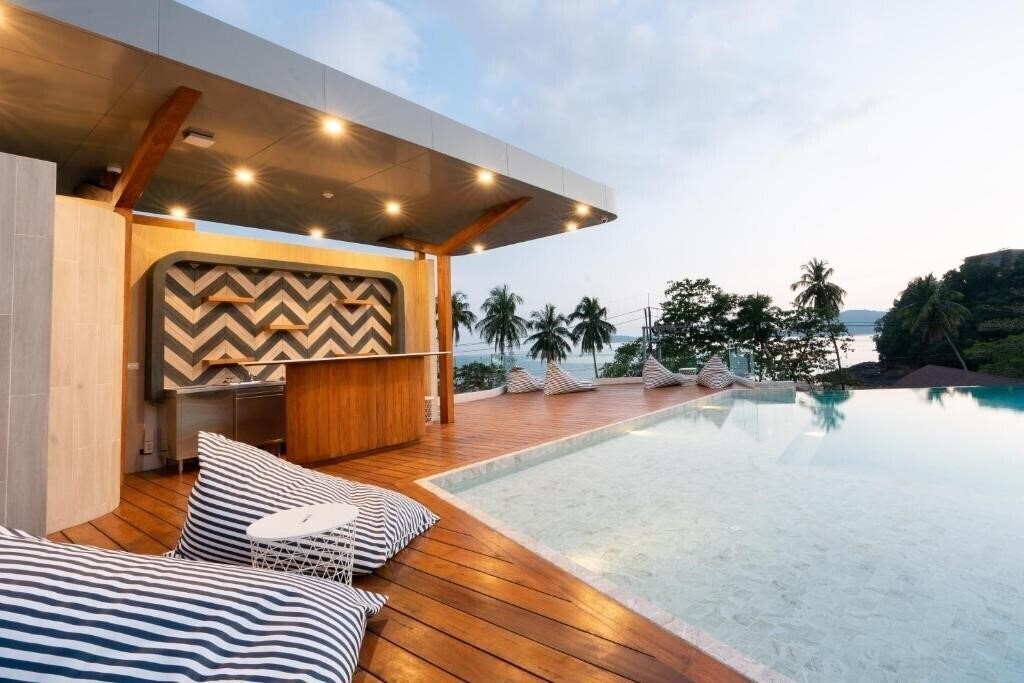 Картинка Panwaburi Beachfront Resort 5*