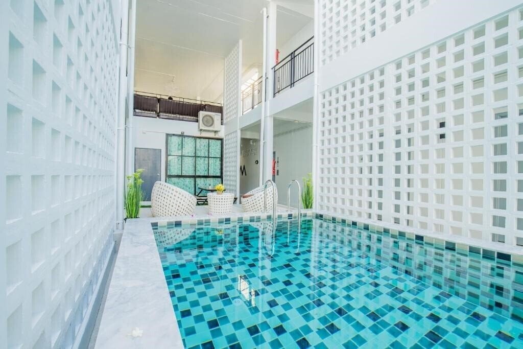 Панорама The Rubber Hotel 4*