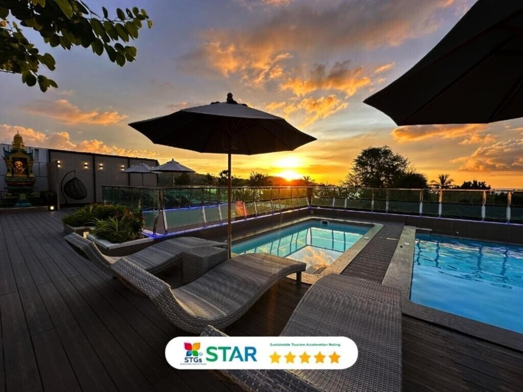 Вид Clarion Hotel Patong Beach 4*