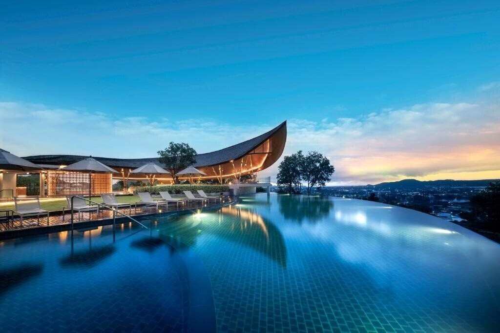Отель Noku Phuket 5*