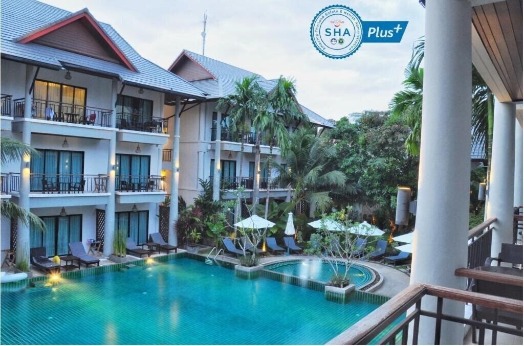 Вид Navatara Phuket Resort 4*