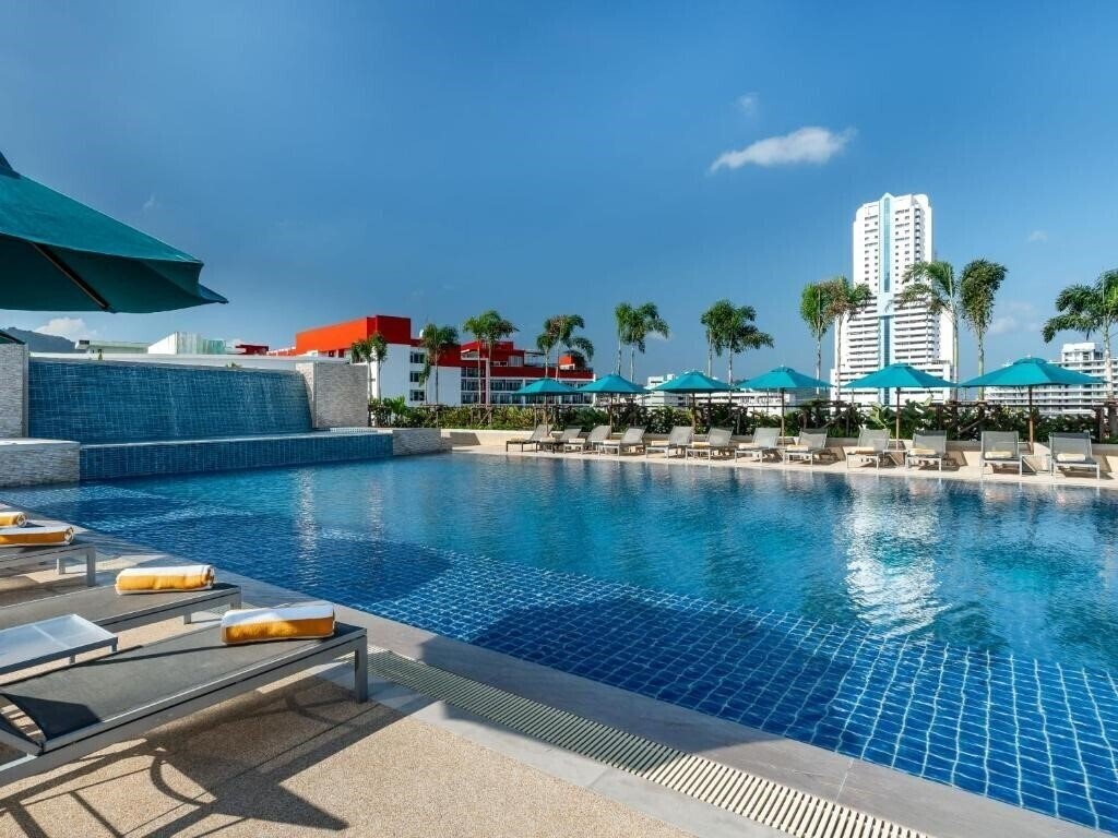Вид M Social Hotel Phuket 5*