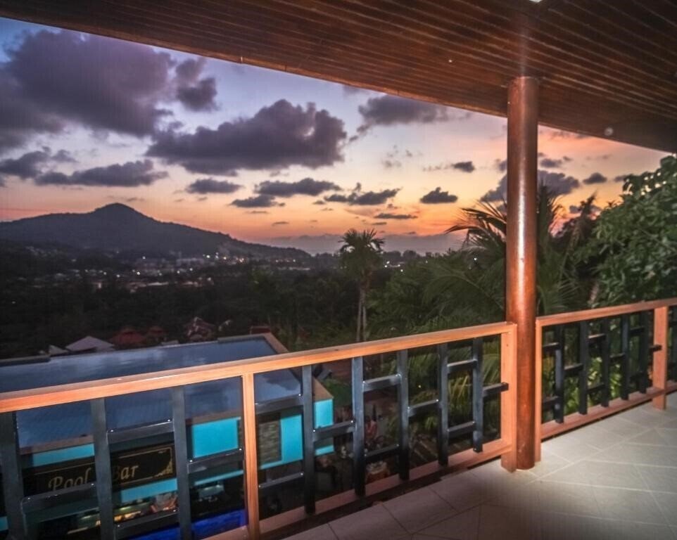 Вид Baan Chom View Kamala 3*