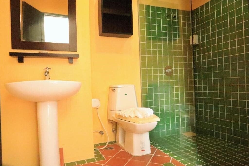 Территория Harmony Patong Hotel. 3*