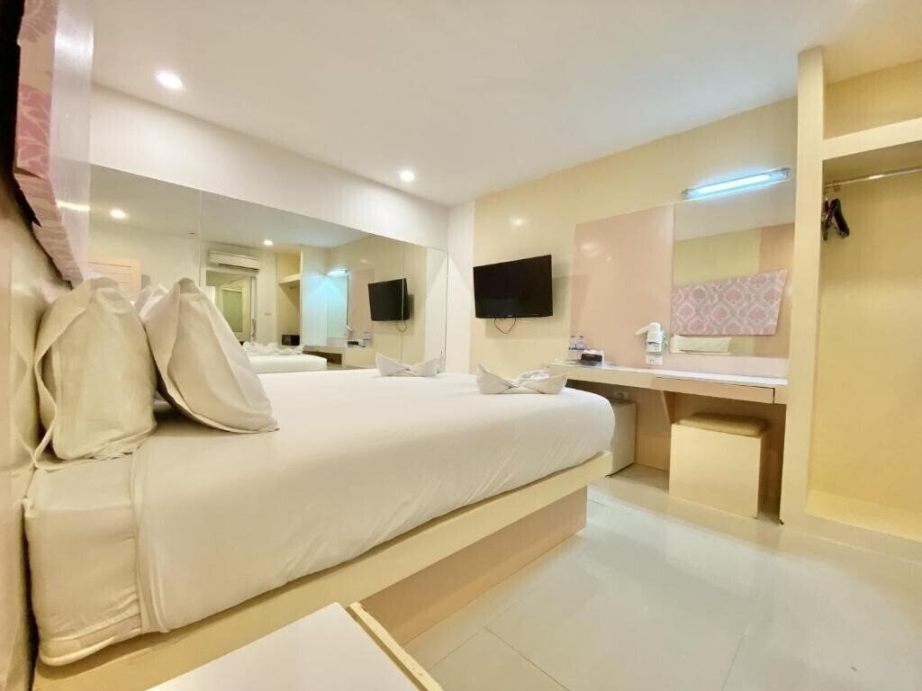 Панорама Patong Platinums 3*