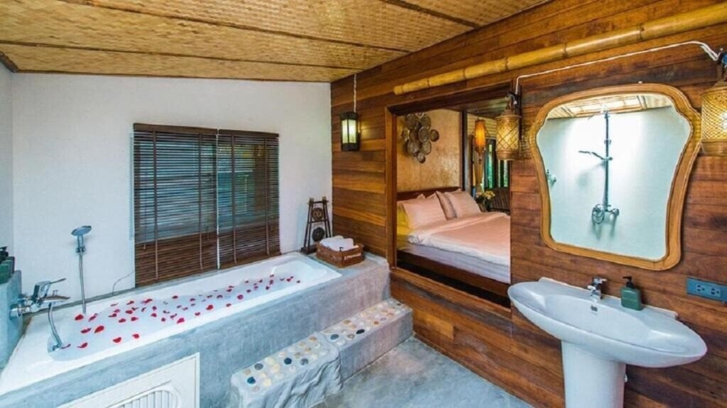 Фото Bora Bora Villa Phuket 3*