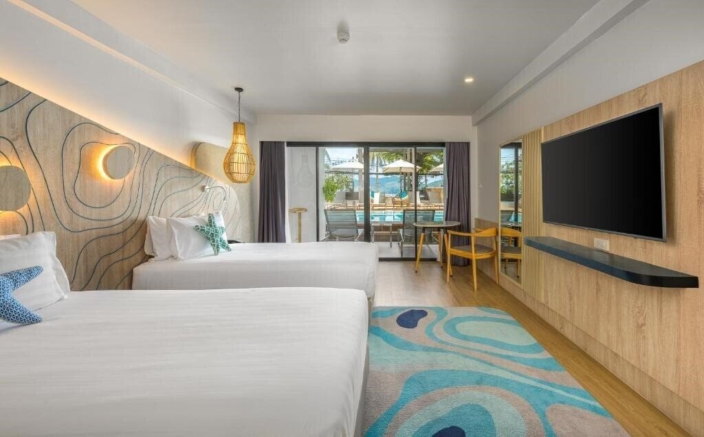 Вид Liv Hotel Phuket Patong Beachfront 4*